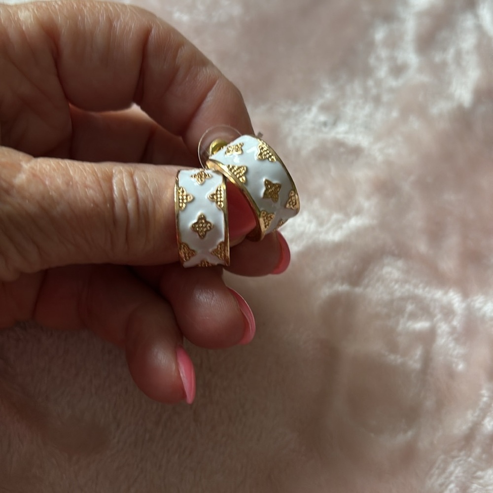Elegant Gold and White Women's Jewelry
